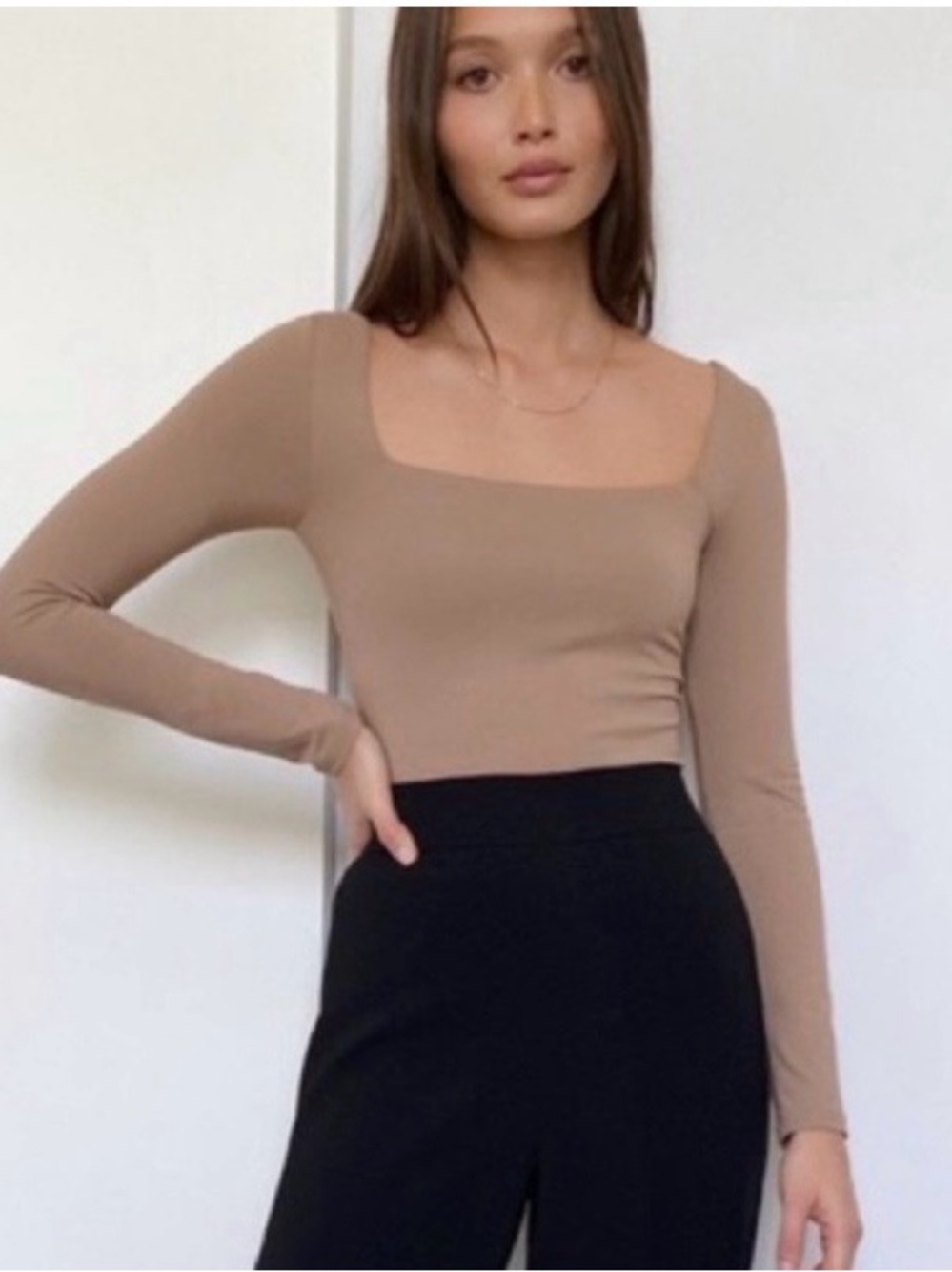 Aritzia Babaton Original Contour Squareneck Bodysuit in Nude Tan size Small